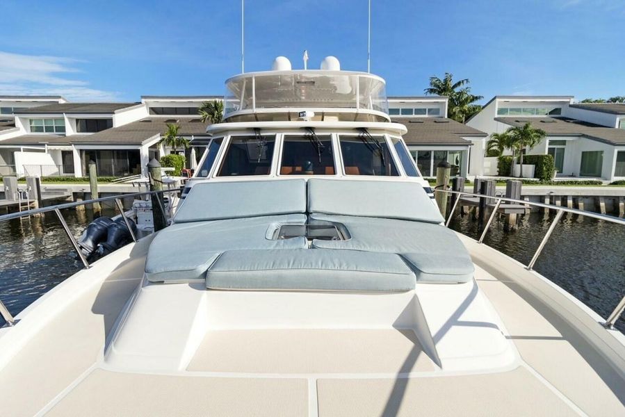 2005 Offshore Yachts Pilothouse