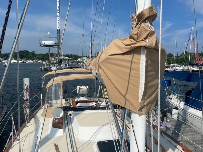 Bell Canto Yacht Photos Pics Sailboat Tartan 3400, 2006 model, docked at marina with clear skies.