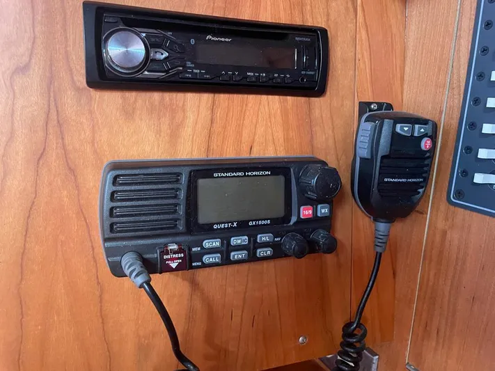 Bell Canto Yacht Photos Pics Boat radio and audio system on a 2006 Tartan 3400 yacht.