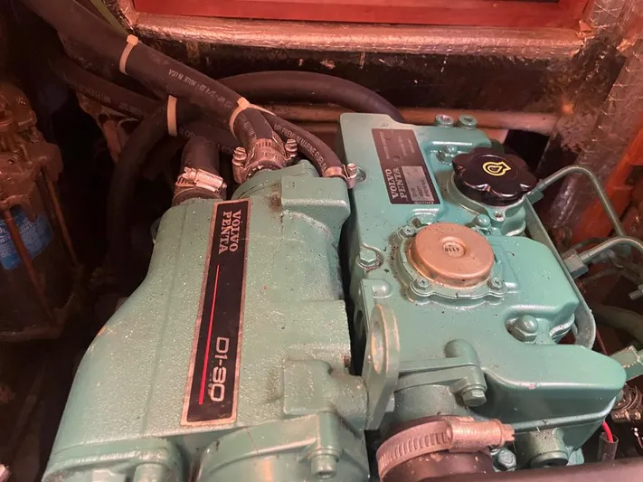Bell Canto Yacht Photos Pics Engine compartment of a 2006 Tartan 3400 with Volvo Penta D1-30 engine.