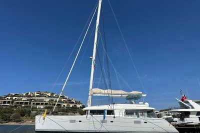 Lagoon 62
