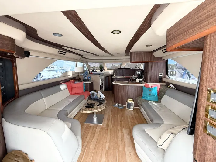 Sandian Yacht Photos Pics 