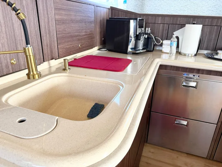 Sandian Yacht Photos Pics 