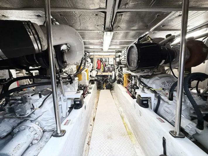 Sandian Yacht Photos Pics 