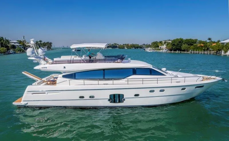 Hope Yacht Photos Pics 