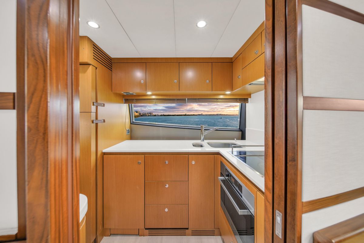 2011 Ferretti Yachts 66 