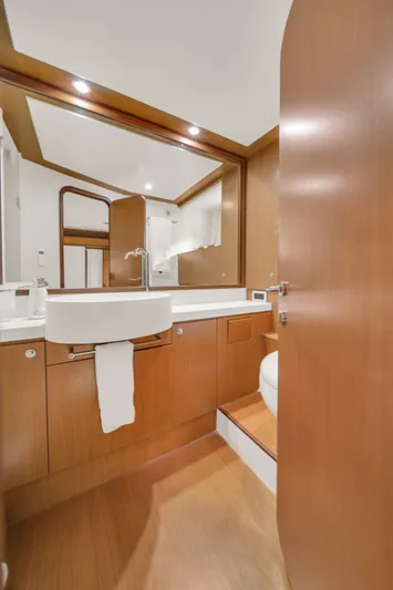 Hope Yacht Photos Pics 