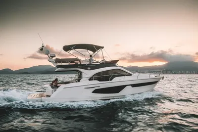 Sessa Marine F42 Flybridge