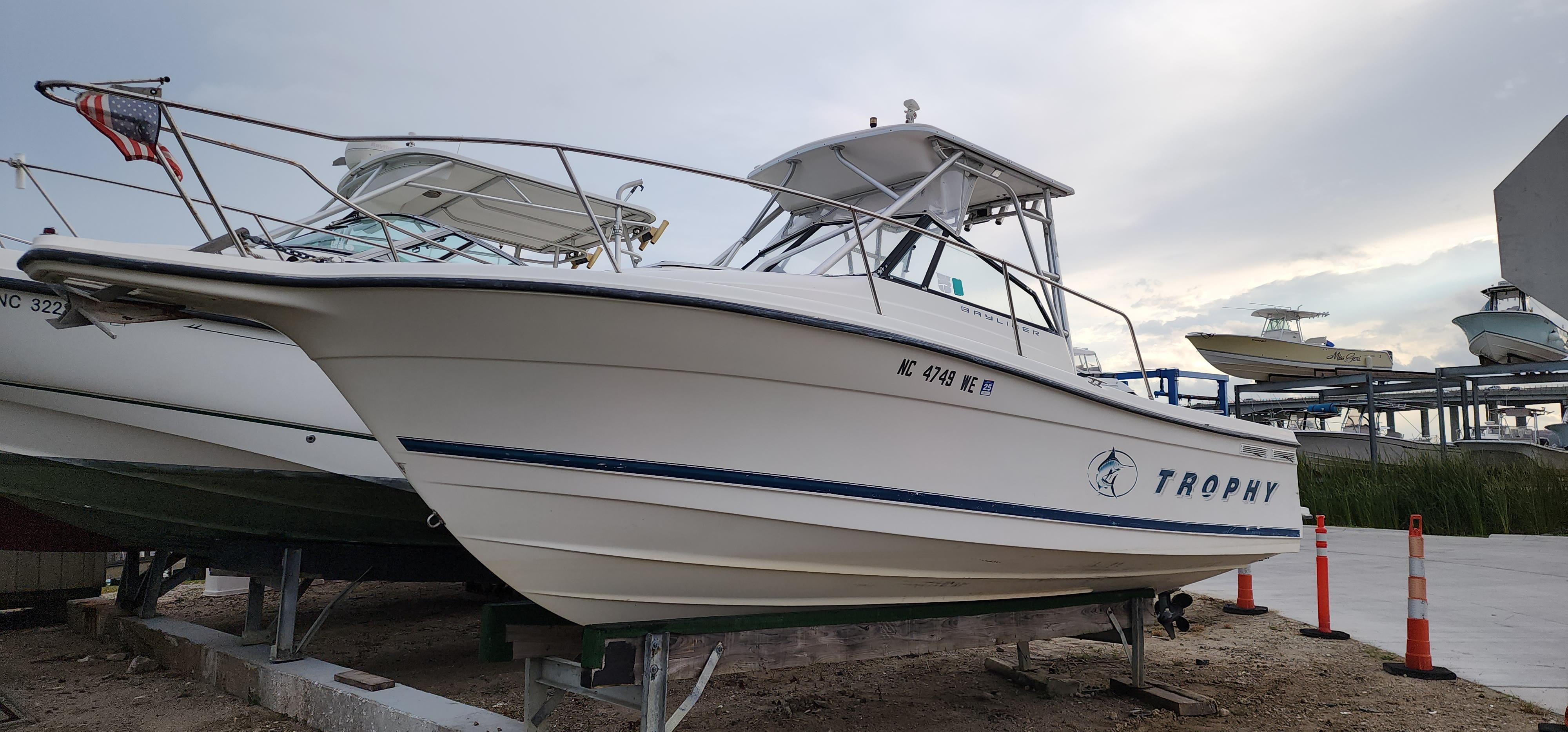 Bayliner 2352 Cuddy Usado en North Carolina Cosas de Barcos