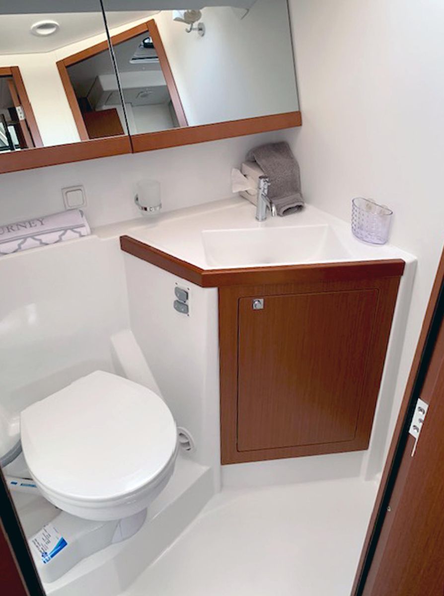 2019 Beneteau 48 