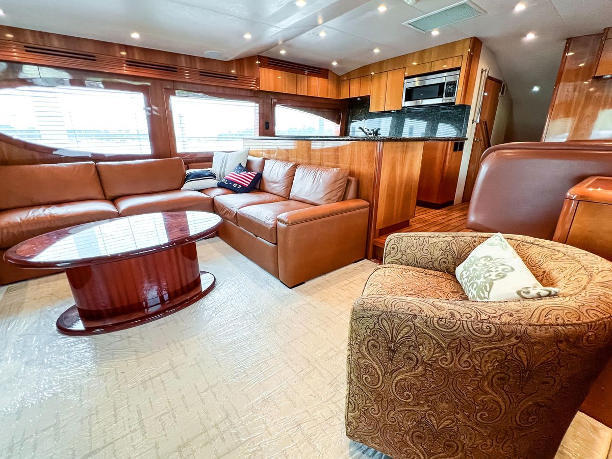 2007 Hatteras 68 