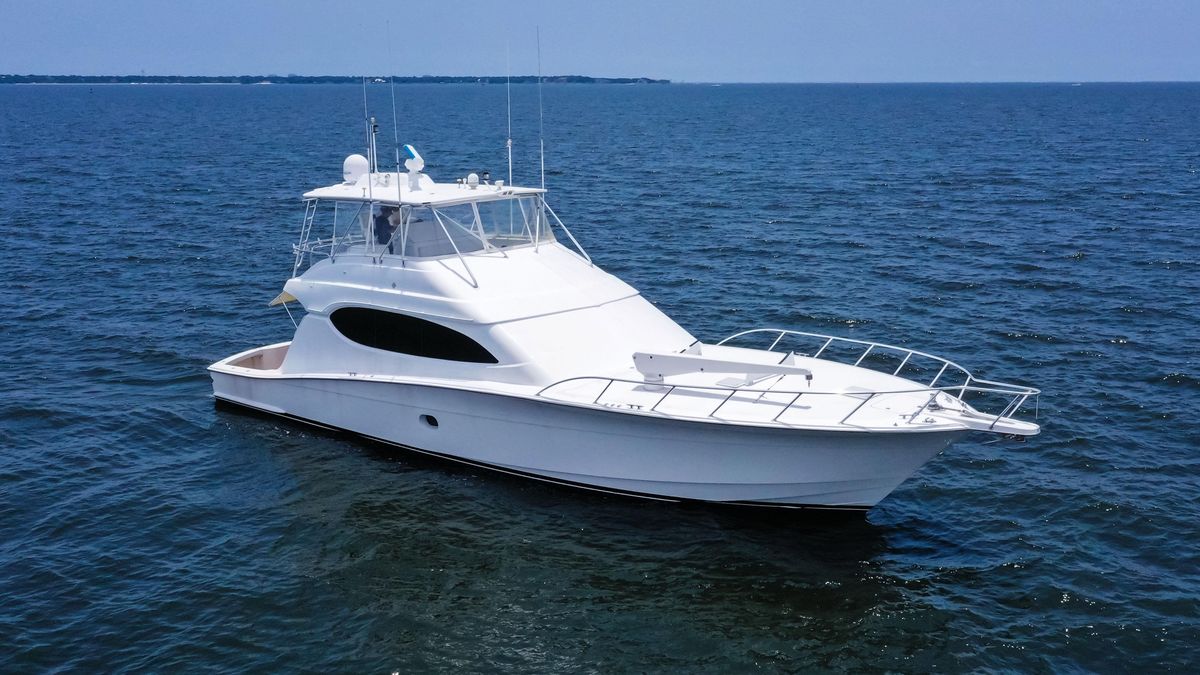 2007 Hatteras 68 