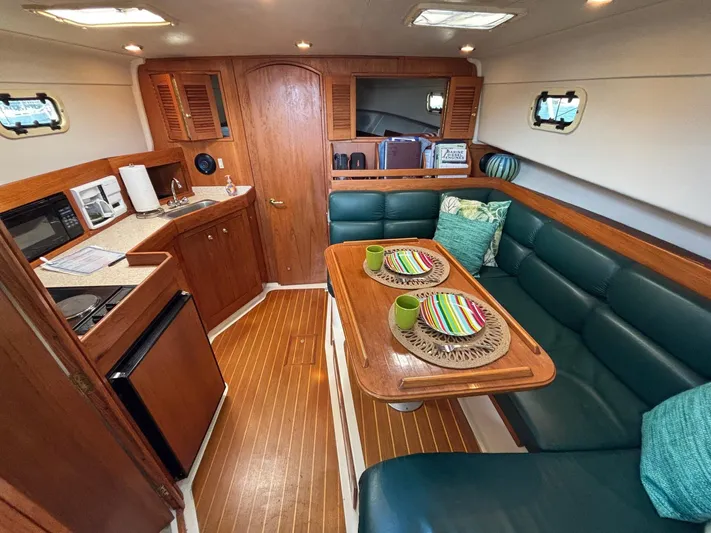 Island Time Yacht Photos Pics 