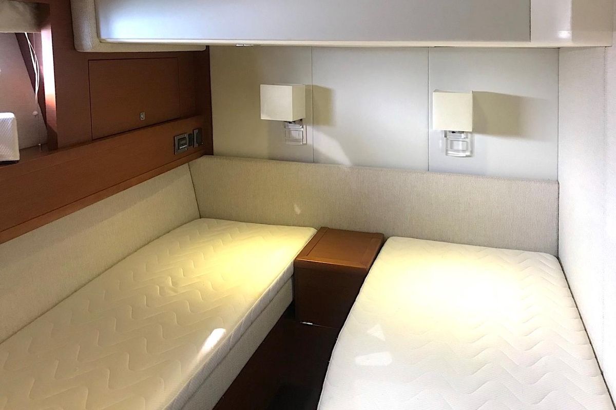 2012 Prestige 63 