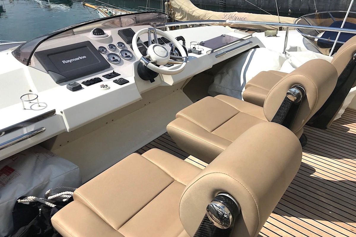 2012 Prestige 63 