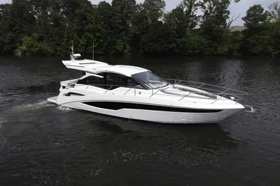 Galeon 425 HTS