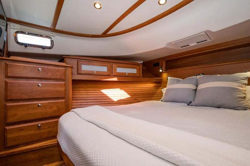 Turning Point Yacht Photos Pics 