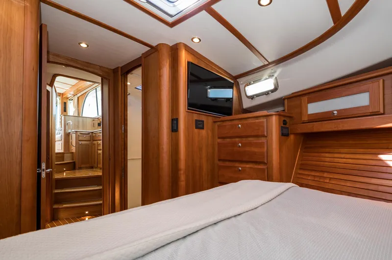 Turning Point Yacht Photos Pics 