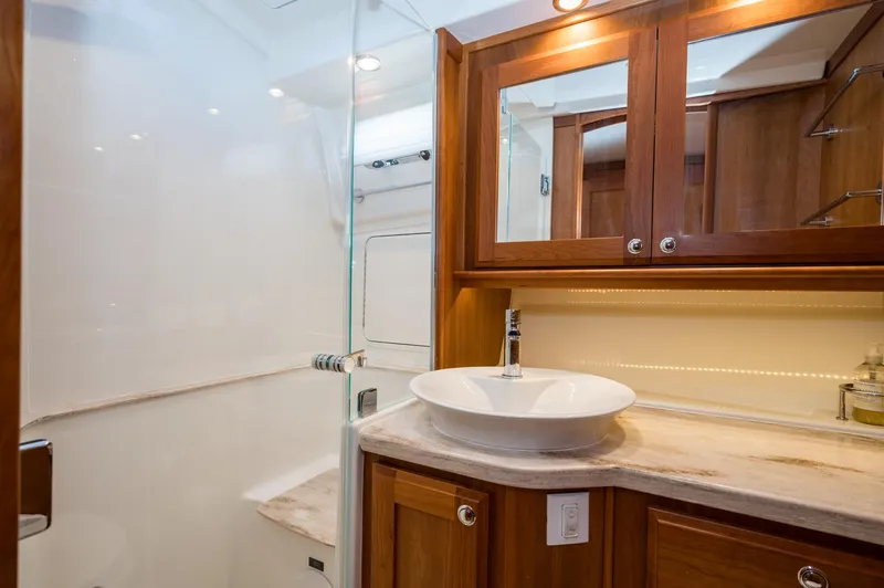 Turning Point Yacht Photos Pics 