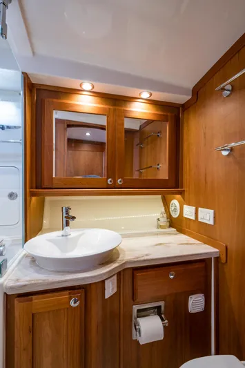 Turning Point Yacht Photos Pics 