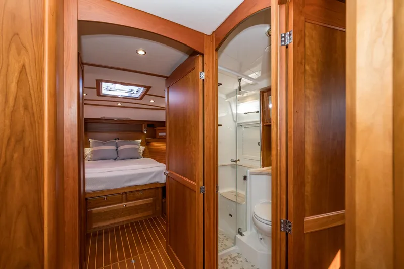 Turning Point Yacht Photos Pics 