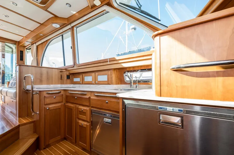 Turning Point Yacht Photos Pics 