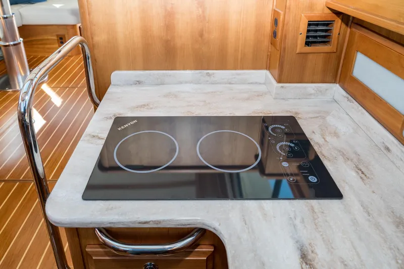 Turning Point Yacht Photos Pics 