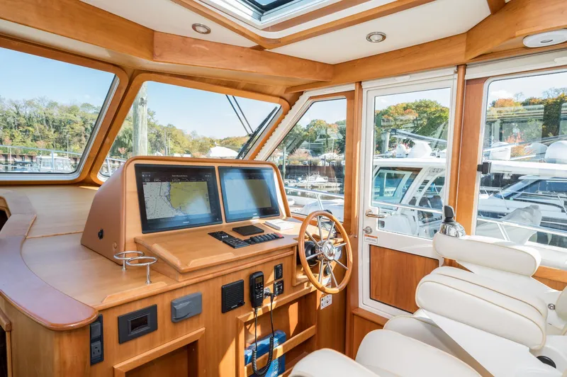 Turning Point Yacht Photos Pics 