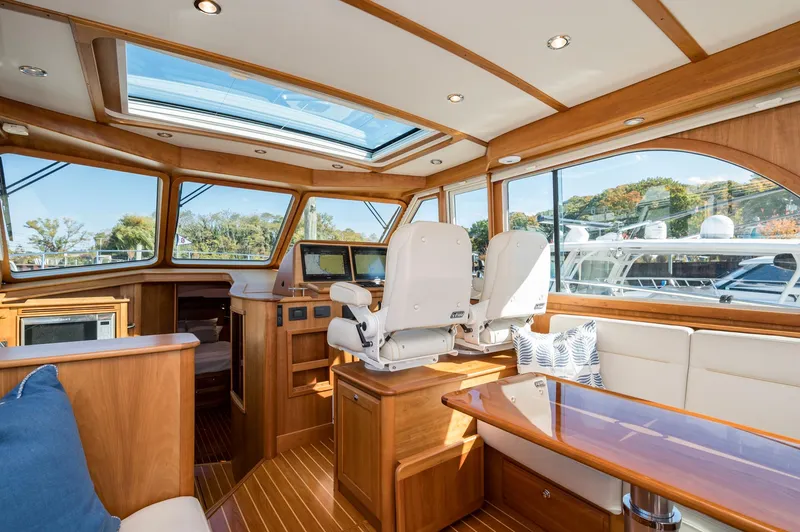 Turning Point Yacht Photos Pics 