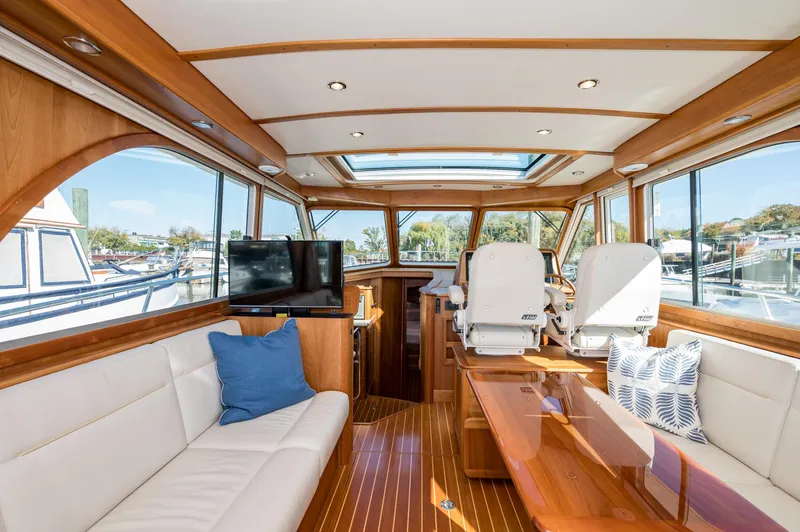 Turning Point Yacht Photos Pics 