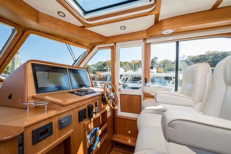 Turning Point Yacht Photos Pics 