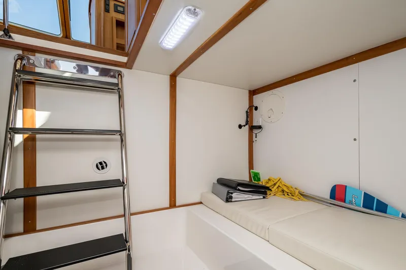 Turning Point Yacht Photos Pics 