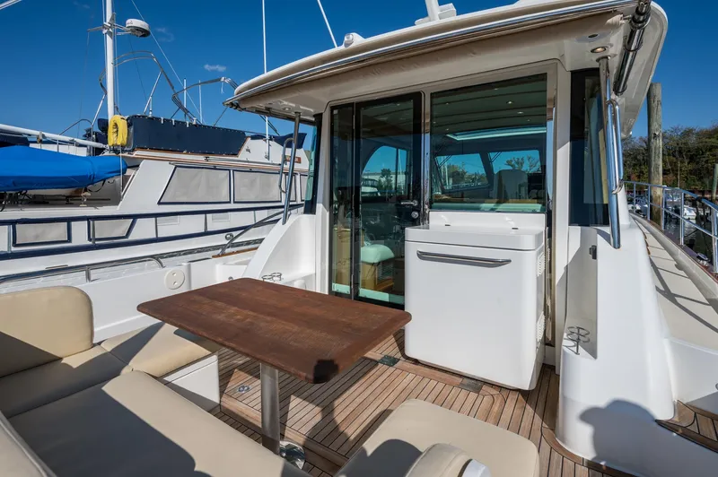 Turning Point Yacht Photos Pics 