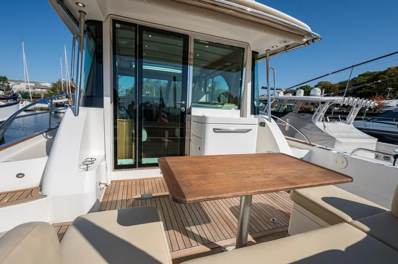 Turning Point Yacht Photos Pics 