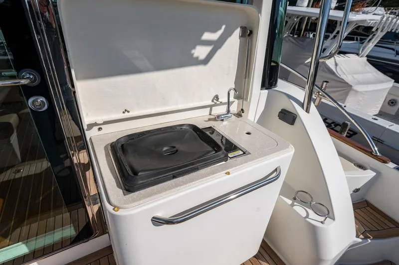 Turning Point Yacht Photos Pics 