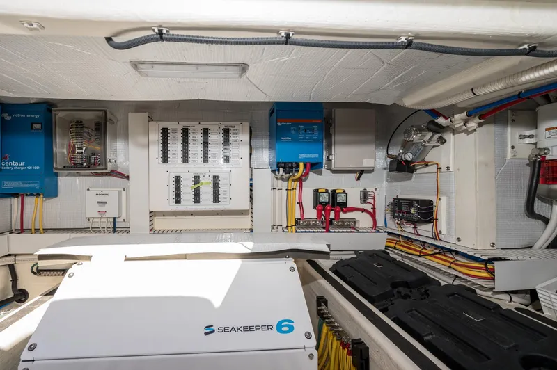 Turning Point Yacht Photos Pics 