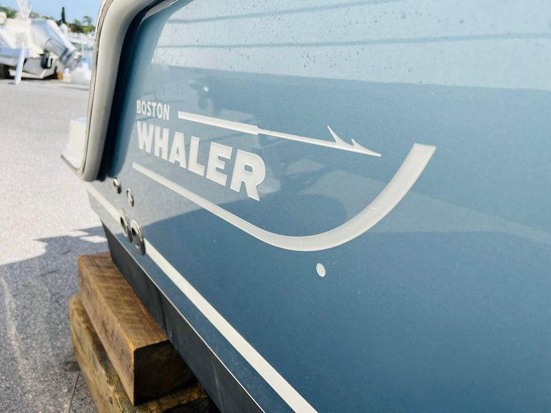 2016 Boston Whaler 280 Outrage