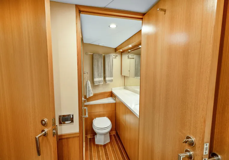 Salty K Yacht Photos Pics 