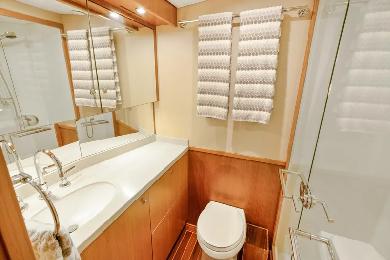 Salty K Yacht Photos Pics 