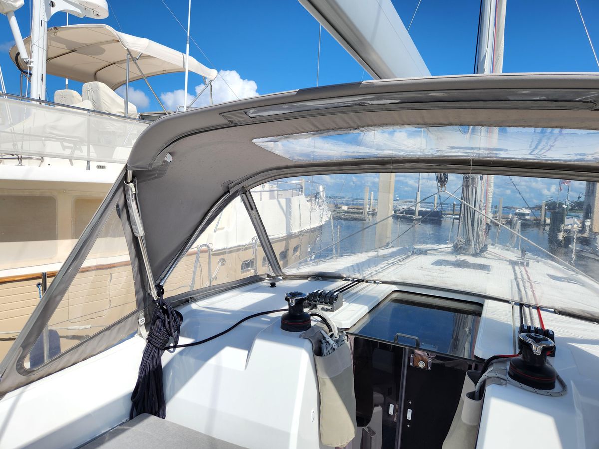 2022 Beneteau 42 