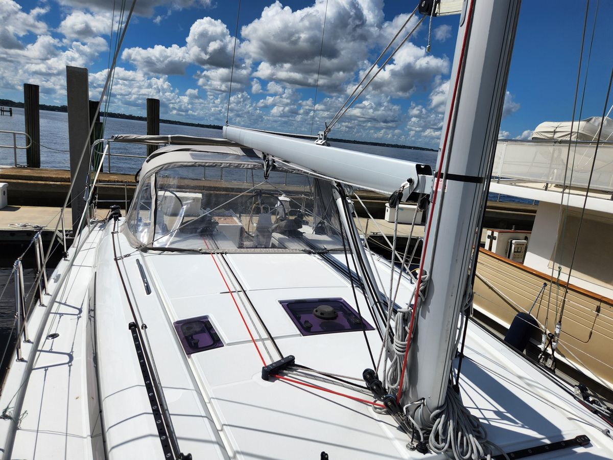 2022 Beneteau 42 