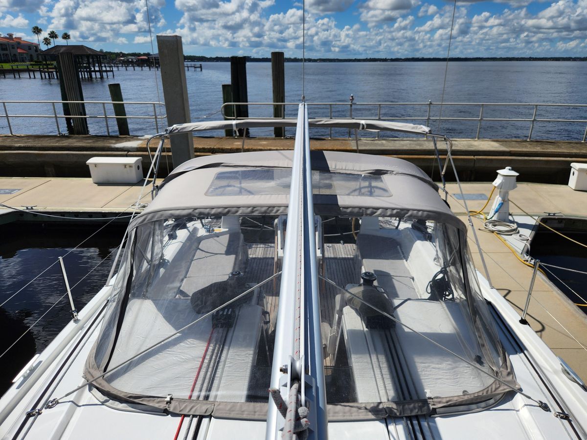 2022 Beneteau 42 