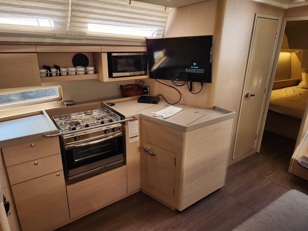 2022 Beneteau 42 