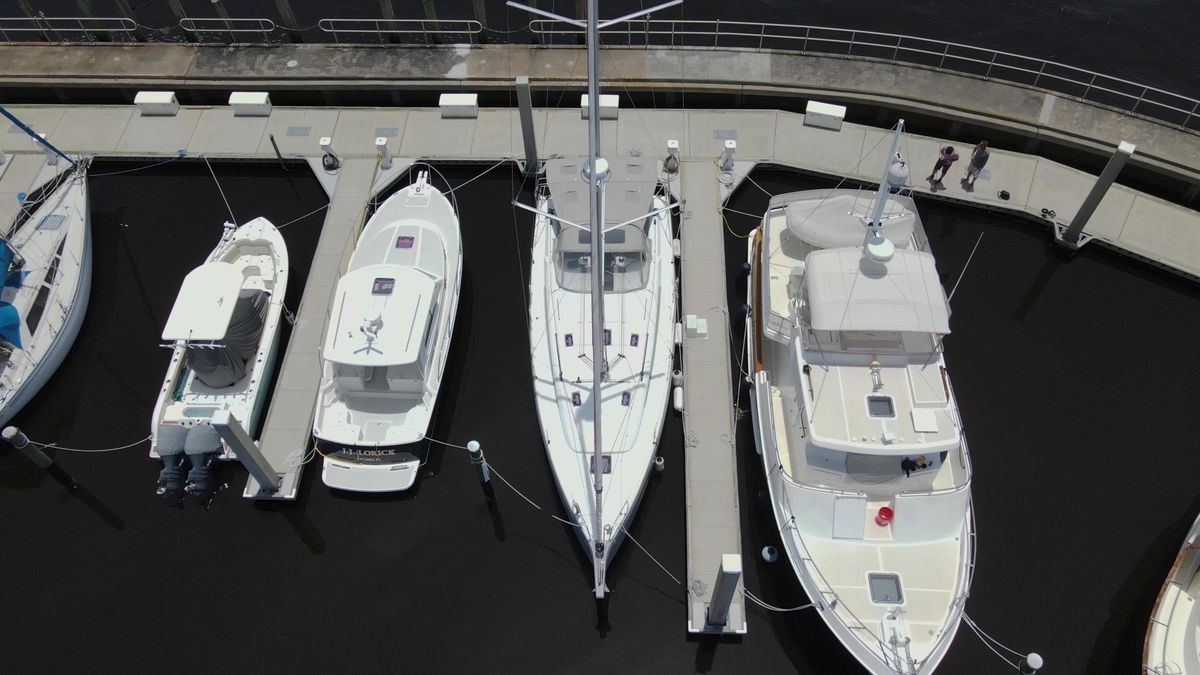 2022 Beneteau 42 