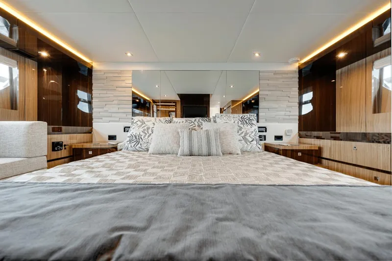 Sugar Mamma Yacht Photos Pics 