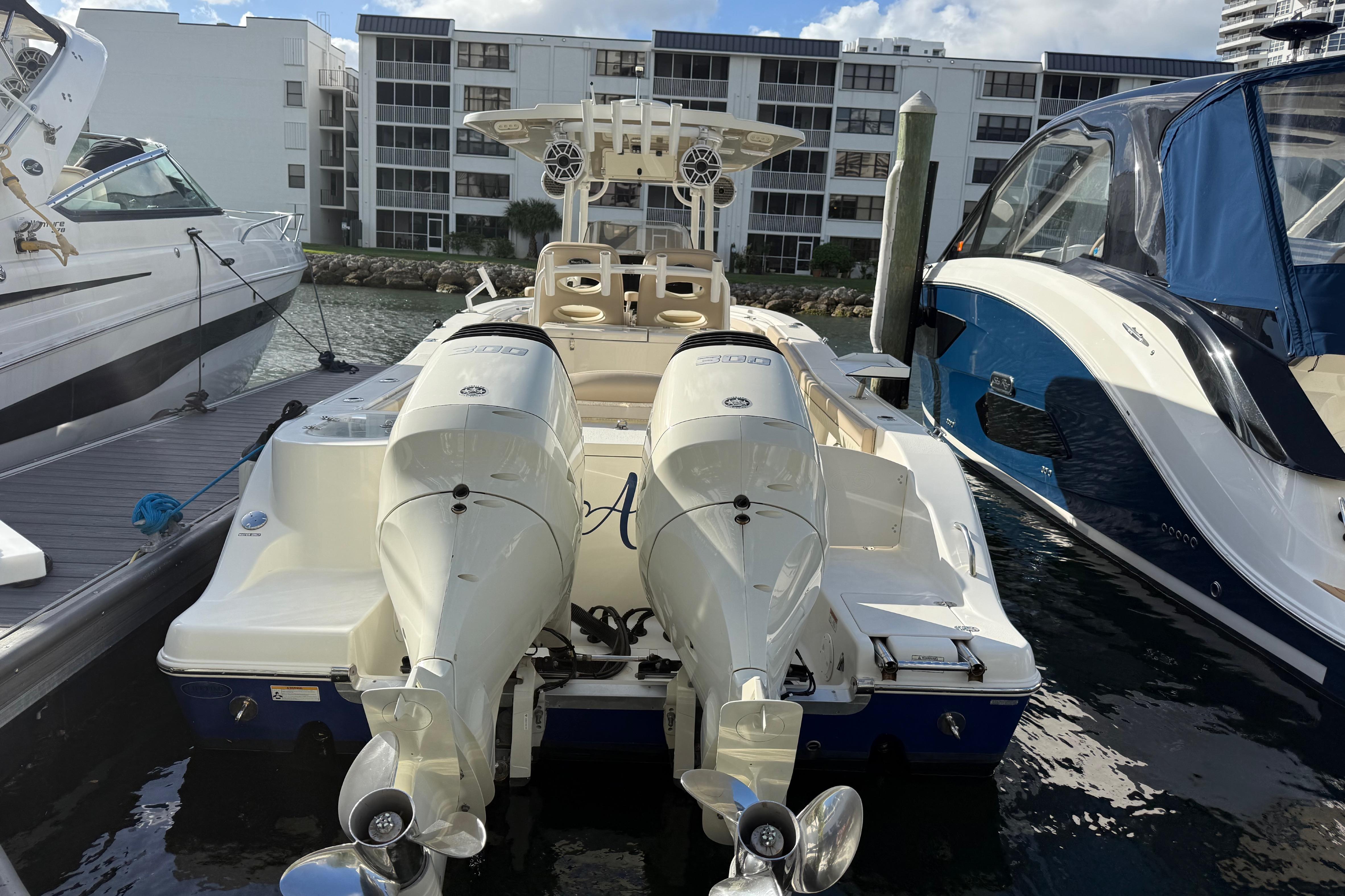 NauticStar 28 XS