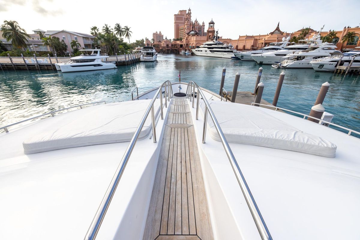 2008 Benetti 120 