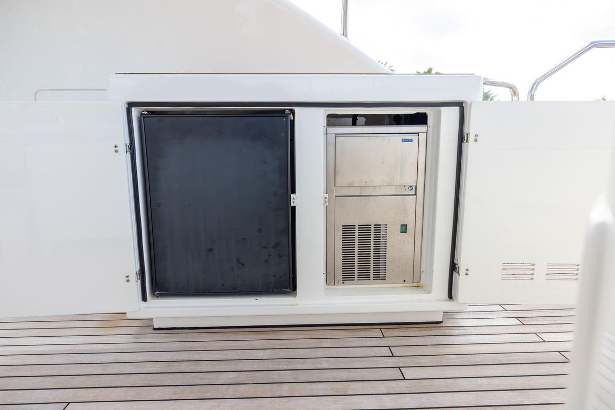2008 Benetti 120 