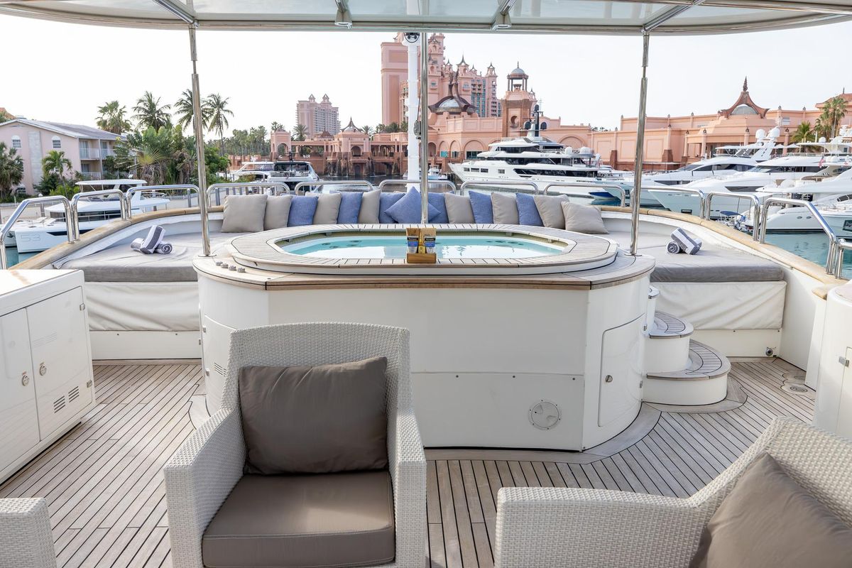 2008 Benetti 120 