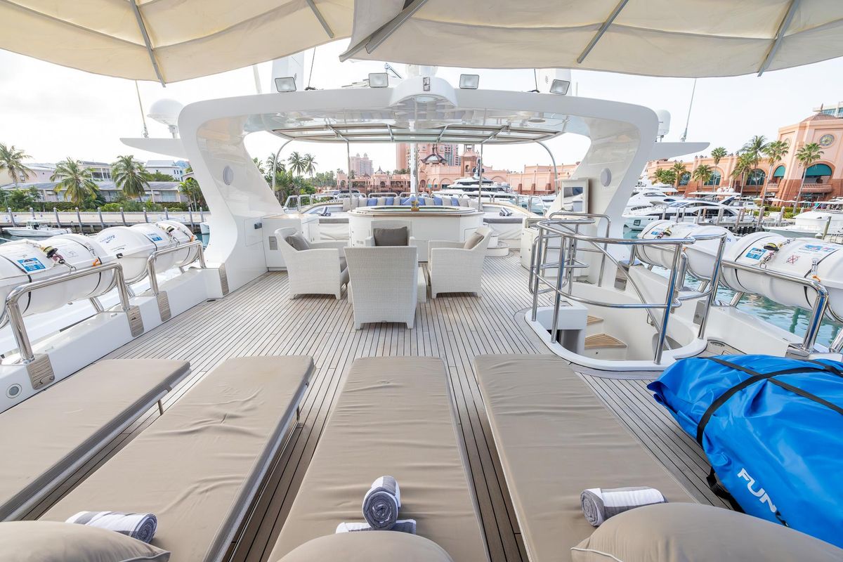 2008 Benetti 120 